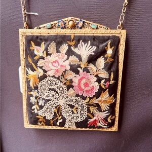 Victorian era, quilted Ladies handbag